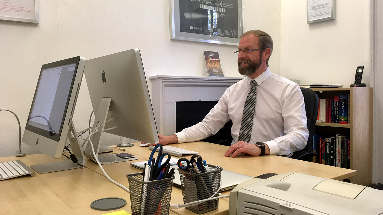 derek-green-gawrjuhs-hq-edinburgh-west-end-interior-desk-shot